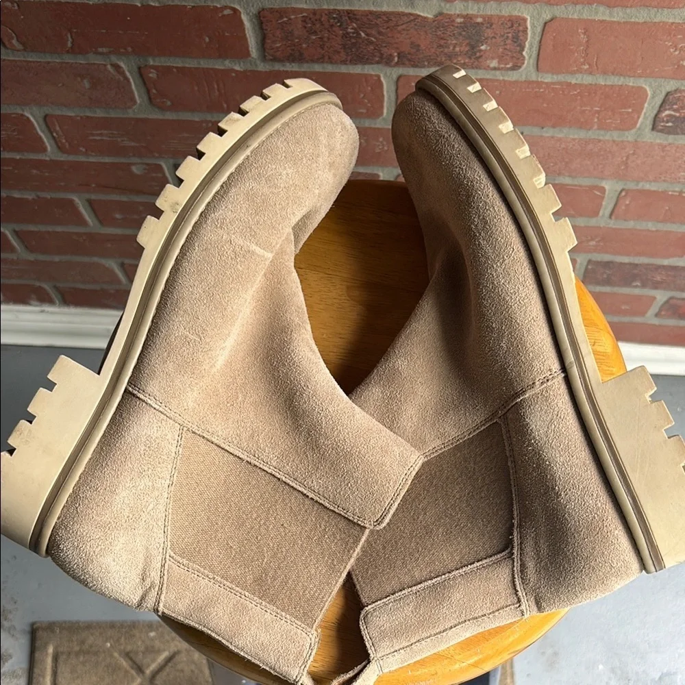 Crown Vintage Tan Ankle Boots